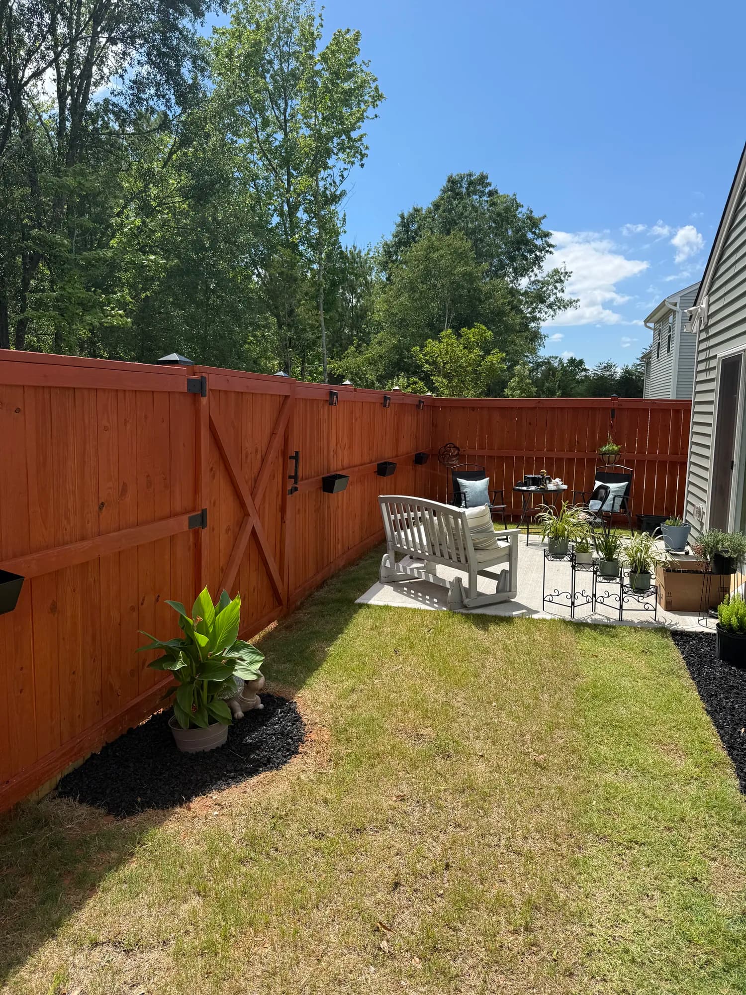 Fence staining and sealing work