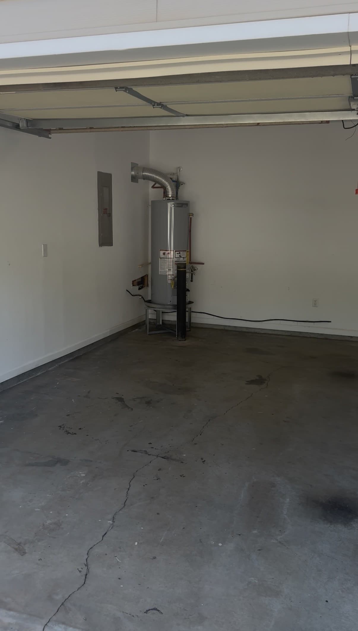 Garage Floor Epoxy Coating – Image 5