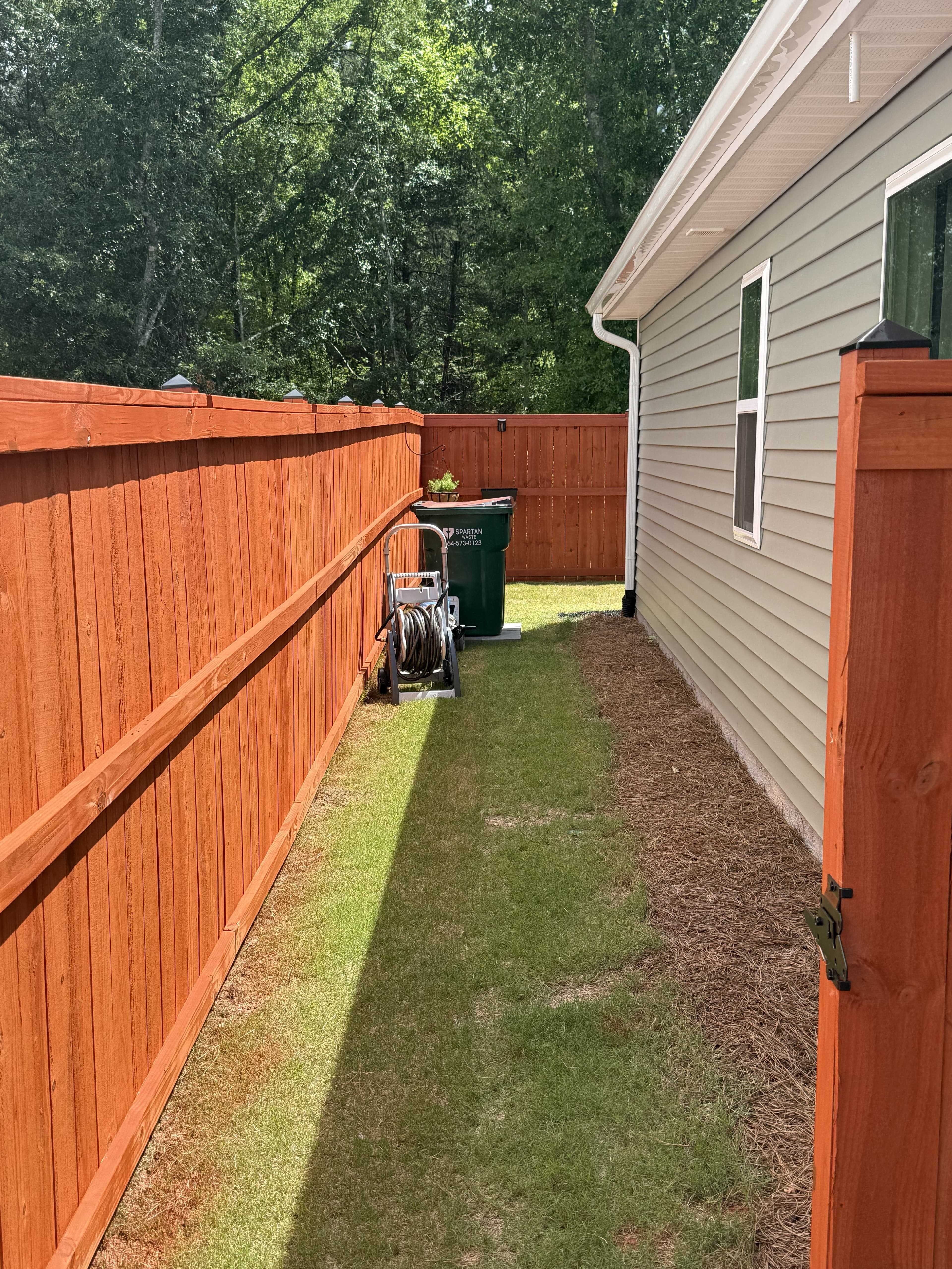 Custom Fence Installation & Staining – Image 2